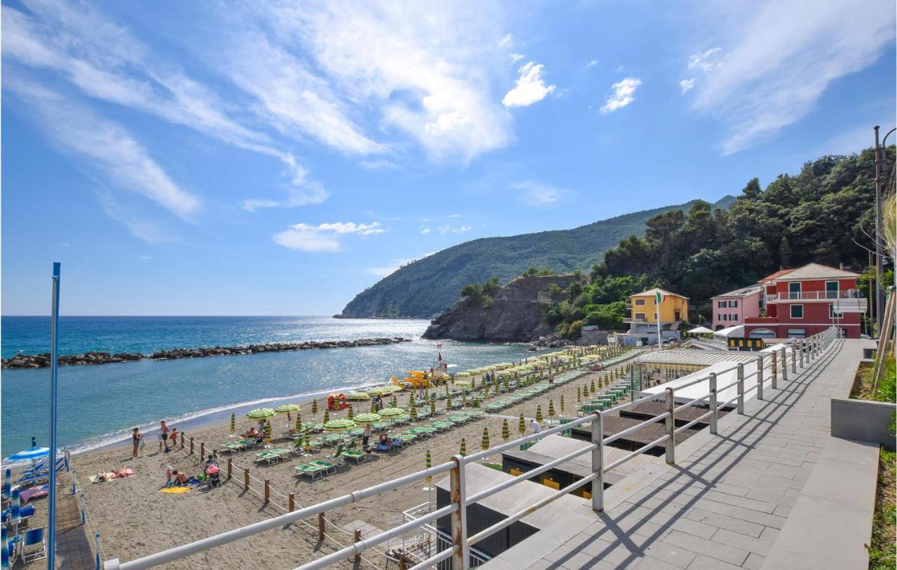2 Bedroom Stunning Apartment In Moneglia Exteriör bild